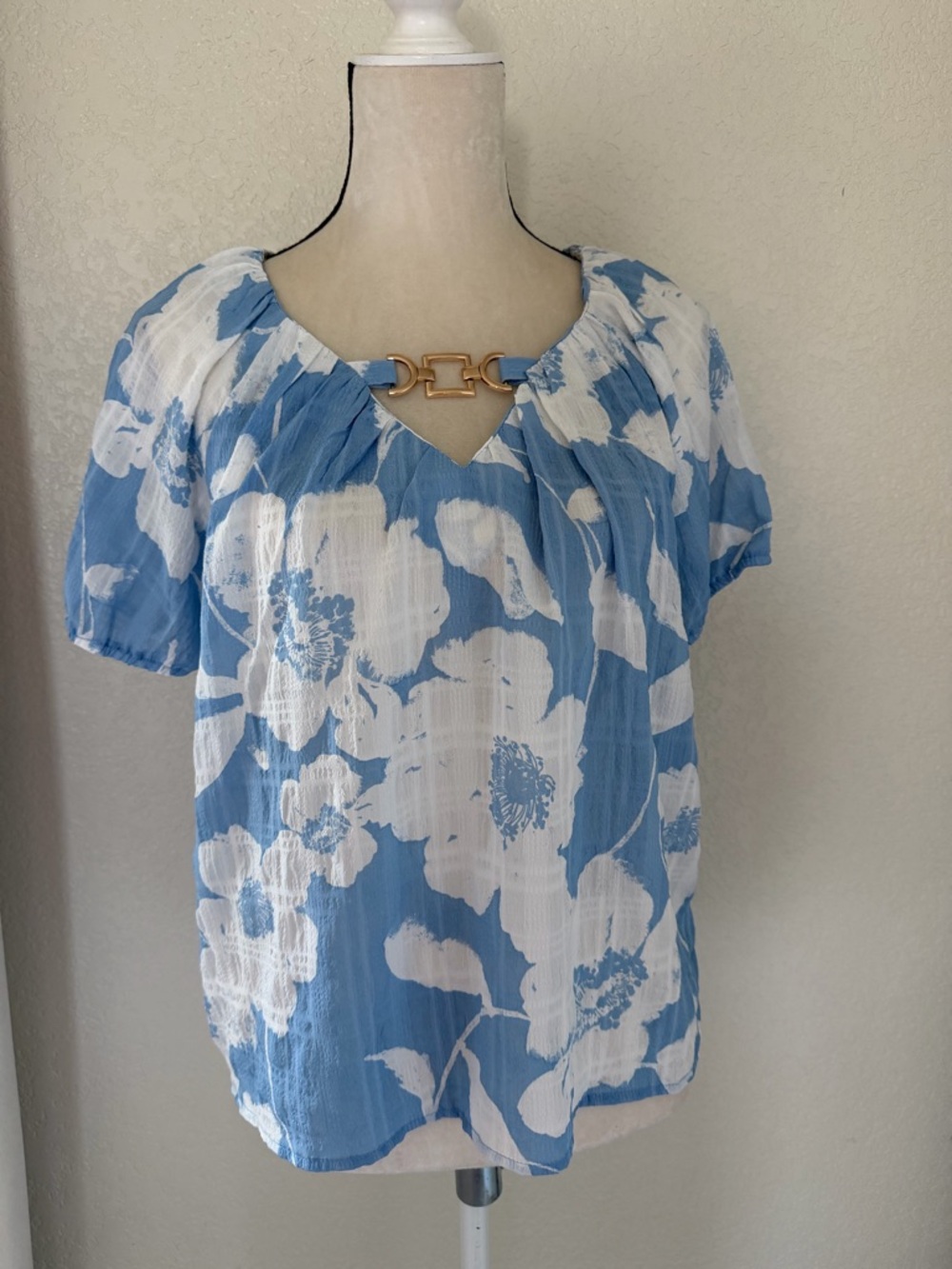 Blue & White Floral Short-Sleeve Peasant Blouse